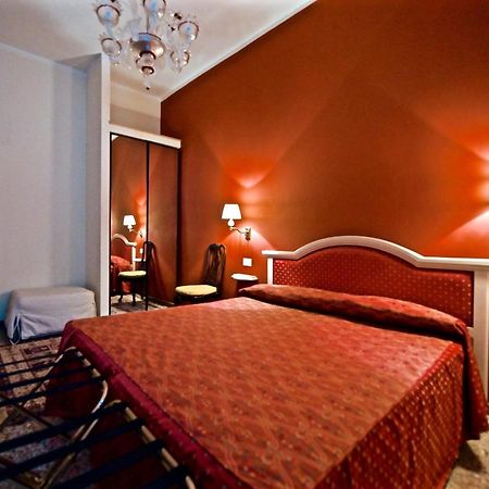 Chandeliers Apartment Venecia Exterior foto
